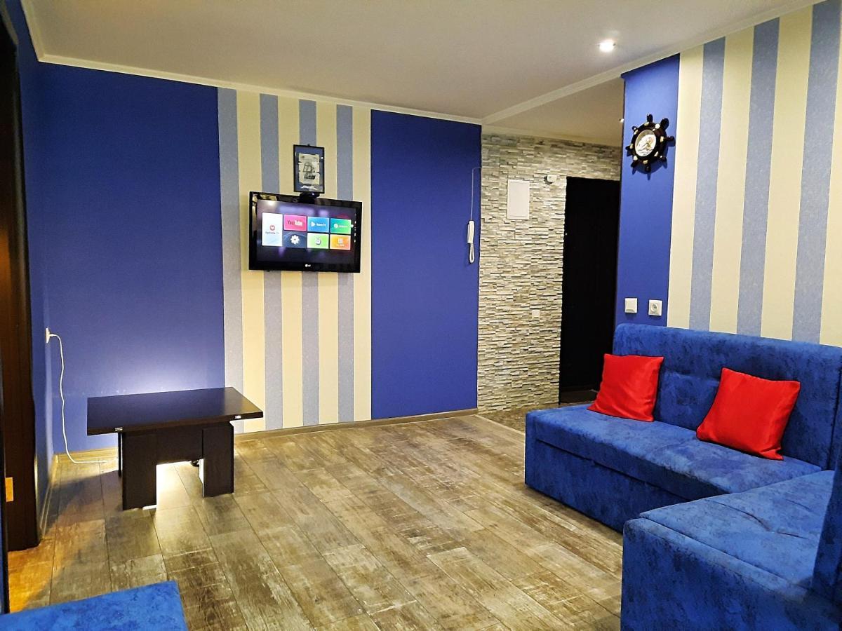 Sea Style: Alex Apartments with 24/7 Self Check-In Poltava Room photo
