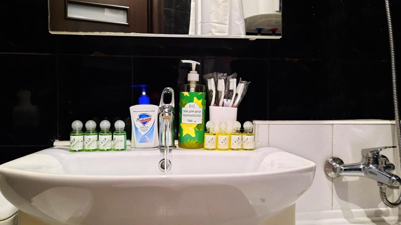 Sea Style: Alex Apartments with 24/7 Self Check-In Poltava Room photo